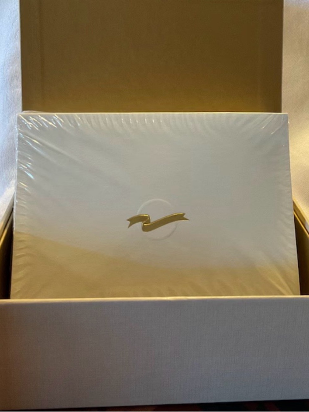 Avon Gold Box with Cream Ribbon-Accented Note Cards - Picture 2 of 3